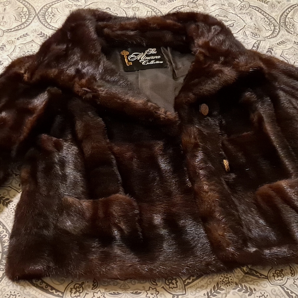 Designer Vintage Genuine Mink Jacket, The Minerva Collection by Evans (details)